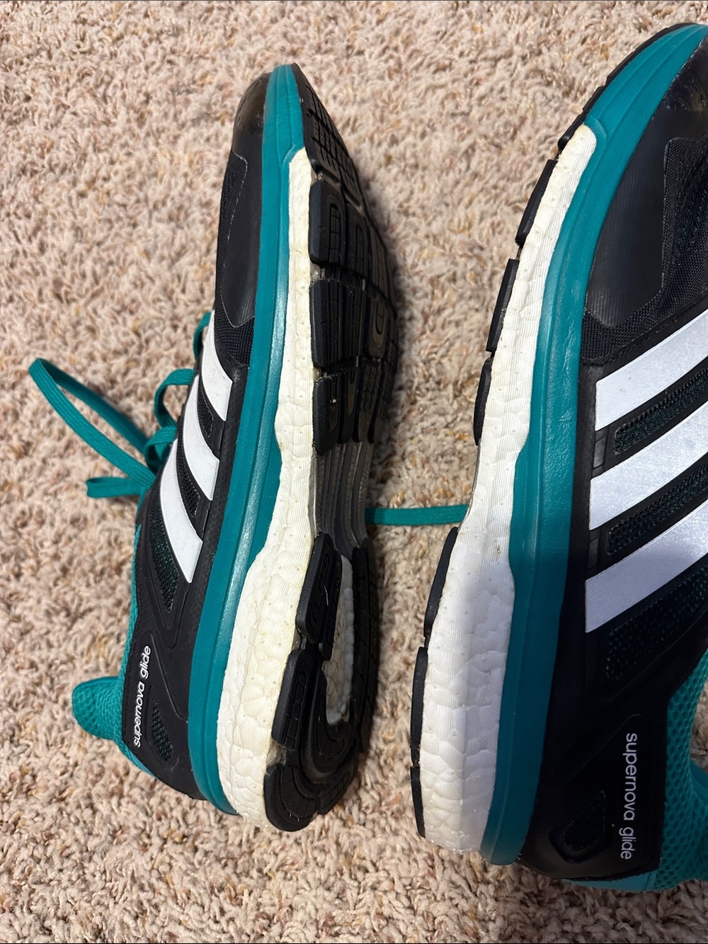 Men’s Adidas tennis shoes - Picture 4 of 7